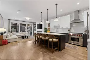 2922 N Sheffield Ave, Chicago, IL 60657 - Photo 5