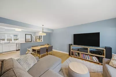1903 W Sunnyside Avenue, Chicago, IL 60640 - Photo 7