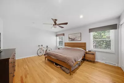 1903 W Sunnyside Avenue, Chicago, IL 60640 - Photo 13