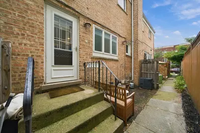 1903 W Sunnyside Avenue, Chicago, IL 60640 - Photo 23