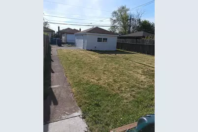 12610 S Laflin Street, Calumet Park, IL 60827 - Photo 5