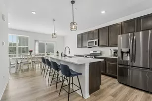2703 Martini St, Mundelein, IL 60060 - Photo 3