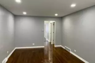 9334 S Paxton Ave, Chicago, IL 60617 - Photo 5