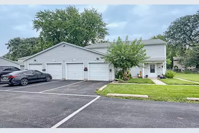 1301 N Glen Circle #D, Aurora, IL 60506 - Photo 1