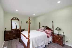 1301 N Glen Cir, Aurora, IL 60506 - Photo 11