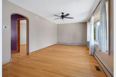 11413 S Saint Louis Avenue, Chicago, IL 60655 - Photo 5