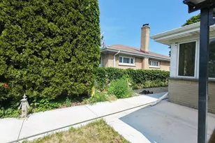4605 Jerome Ave, Skokie, IL 60076 - Photo 29