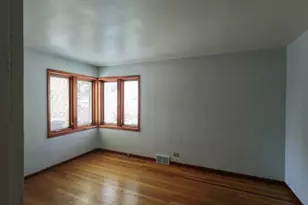 4605 Jerome Ave, Skokie, IL 60076 - Photo 15