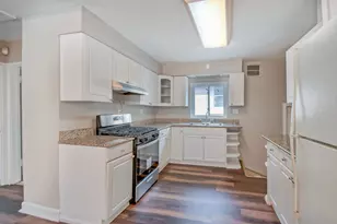 3110 W Jarvis Ave, Chicago, IL 60645 - Photo 5