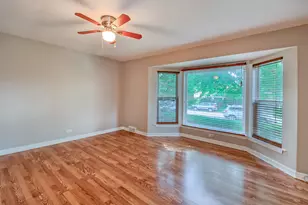 3110 W Jarvis Ave, Chicago, IL 60645 - Photo 3