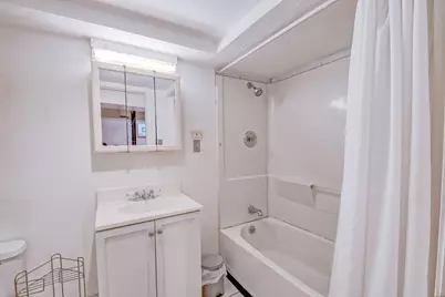 3110 W Jarvis Avenue, Chicago, IL 60645 - Photo 13