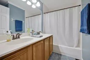 2877 Sarah Ct, Elgin, IL 60124 - Photo 23