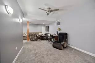 2877 Sarah Ct, Elgin, IL 60124 - Photo 33