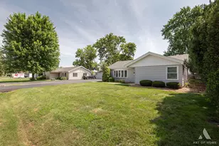 11655 S Nagle Ave, Worth, IL 60482 - Photo 3