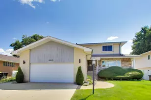 10013 Hope Dr, Rosemont, IL 60018 - Photo 1