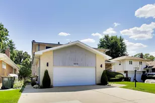 10013 Hope Dr, Rosemont, IL 60018 - Photo 3