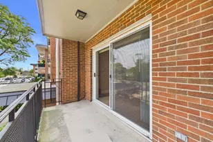 2210 S Goebbert Rd, Arlington Heights, IL 60005 - Photo 25