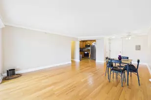 2210 S Goebbert Rd, Arlington Heights, IL 60005 - Photo 7