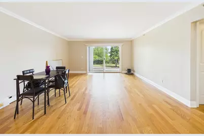2210 S Goebbert Road #226, Arlington Heights, IL 60005 - Photo 3