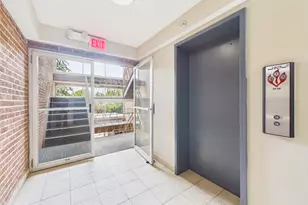 2210 S Goebbert Rd, Arlington Heights, IL 60005 - Photo 29