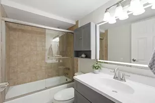220 S Roselle Rd, Schaumburg, IL 60193 - Photo 13