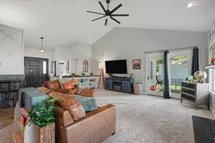 100 Weldon Springs Rd, Monticello, IL 61856 - Photo 11