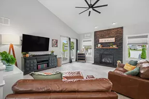100 Weldon Springs Rd, Monticello, IL 61856 - Photo 9
