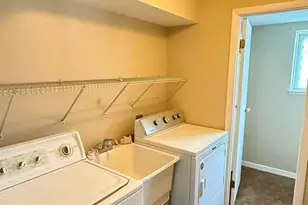 1916 Capital Ct, Schaumburg, IL 60193 - Photo 25