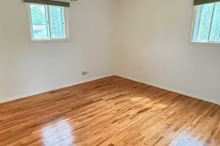 1916 Capital Ct, Schaumburg, IL 60193 - Photo 11