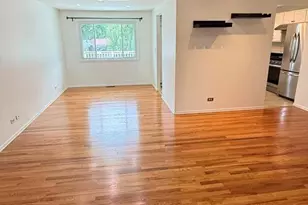 1916 Capital Ct, Schaumburg, IL 60193 - Photo 5