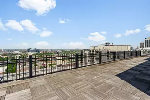 1355 N Sandburg Terrace, Chicago, IL 60610 - Photo 25