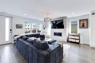 2140 W Rice St, Chicago, IL 60622 - Photo 3