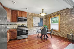 1249 W Roscoe St, Chicago, IL 60657 - Photo 7