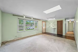 933 Carol Ave, Elgin, IL 60123 - Photo 11