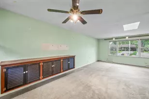 933 Carol Ave, Elgin, IL 60123 - Photo 13