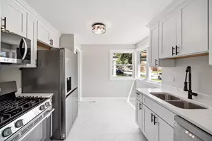 12742 S Parnell Ave, Chicago, IL 60628 - Photo 5