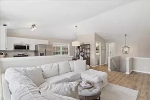 1116 Kensington Dr, Northbrook, IL 60062 - Photo 5