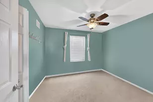 594 Camellia Ave, Aurora, IL 60505 - Photo 15