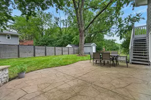 2S465 Barclay Pl, Glen Ellyn, IL 60137 - Photo 29