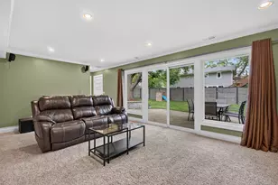2S465 Barclay Pl, Glen Ellyn, IL 60137 - Photo 19