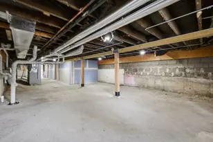 8612 S Burnham Ave, Chicago, IL 60617 - Photo 19