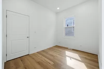 8612 S Burnham Avenue, Chicago, IL 60617 - Photo 5