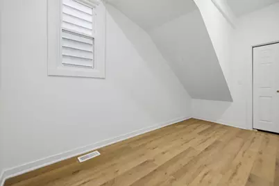 8612 S Burnham Avenue, Chicago, IL 60617 - Photo 3