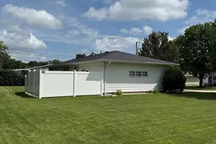 2327 13th St, Peru, IL 61354 - Photo 21