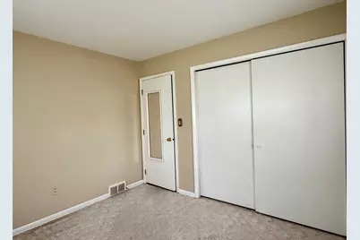 2327 13th Street, Peru, IL 61354 - Photo 9