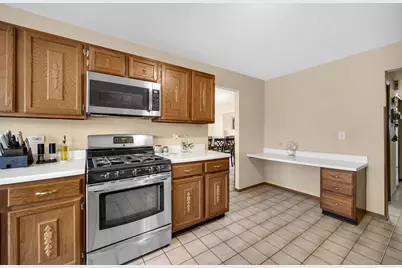121 Fleetwood Drive, Glendale Heights, IL 60139 - Photo 11