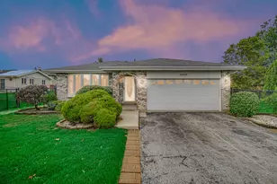 16424 Maplewood Ct, Tinley Park, IL 60477 - Photo 3