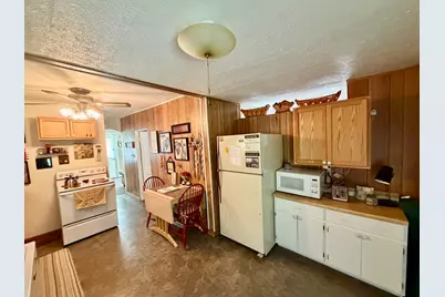 609 NW 6th Street, Aledo, IL 61231 - Photo 11