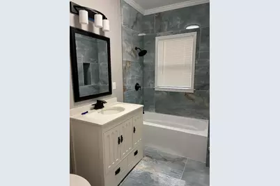 10215 S Emerald Avenue, Chicago, IL 60628 - Photo 11