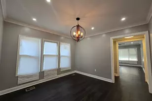 10215 S Emerald Ave, Chicago, IL 60628 - Photo 9